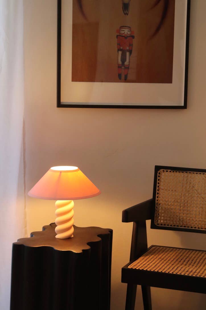 Sofiest Designs - Wholesale Accent/Desk Lamp - Sofiest Designs Swirl Table Lamp9