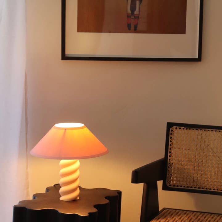 Sofiest Designs - Wholesale Accent/Desk Lamp - Sofiest Designs Swirl Table Lamp9