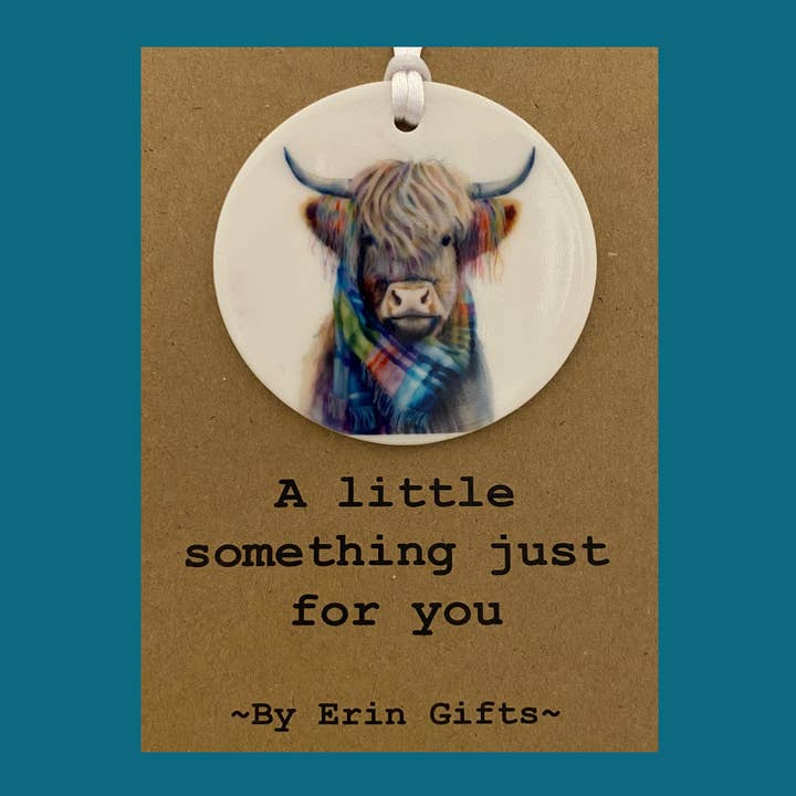 By Erin Cards and Gifts Ltd - Vendita all'ingrosso Biglietti di auguri generici - Un Piccolo Pensiero - Cartolina e Ricordo in Ceramica con Mucca delle Highland