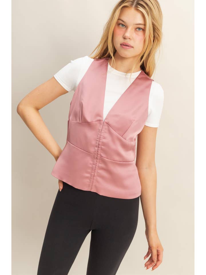 Satin dyb V-hals top for engroshandel hos HYFVE