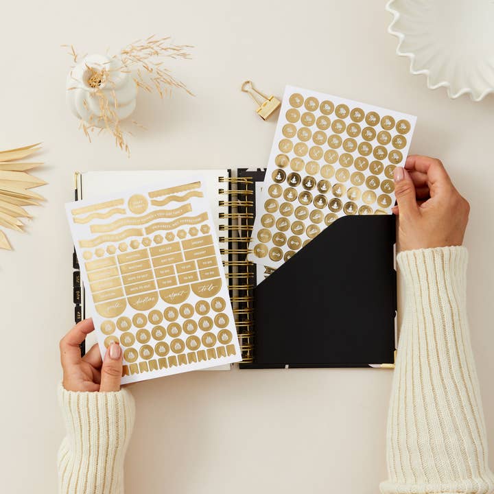 Blush And Gold - Wholesale Planner - 2026 Daily Planner - Flora II15