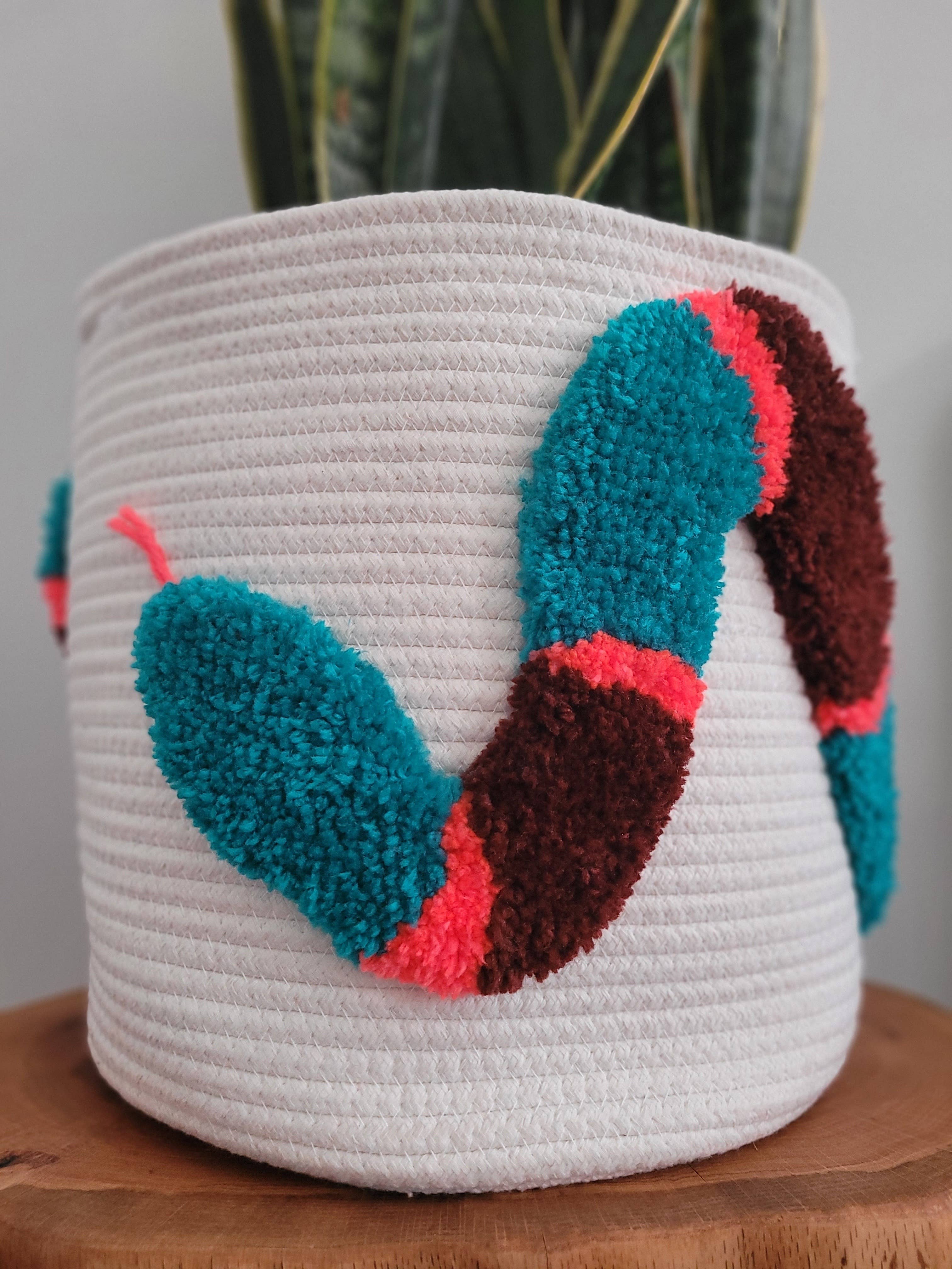 Good to Know You - Wholesale Basket - 13" Tufted Basket - Snake1