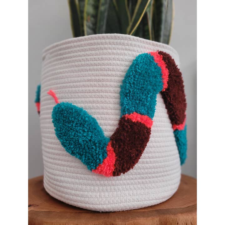 Good to Know You - Wholesale Basket - 13" Tufted Basket - Snake1