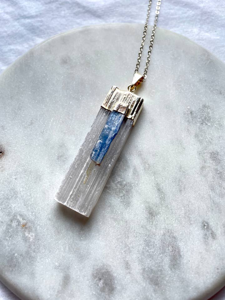 Selenit og kyanit beskyttelse halskæder på sølv kæde for engroshandel hos Indie South