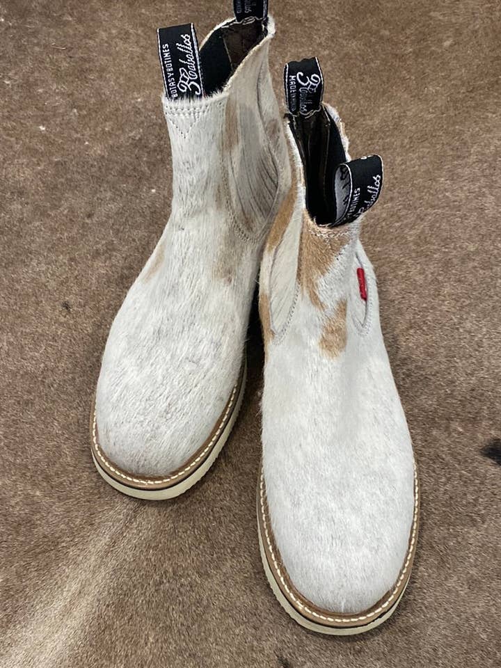 Size 10 Blonde White Cowhide Lechera for wholesale by Rancherr Boots