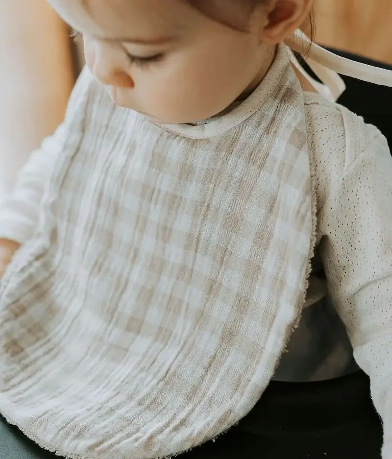 Manufacture des bébés français - Wholesale Bib - Baby - Gingham pebble bib1