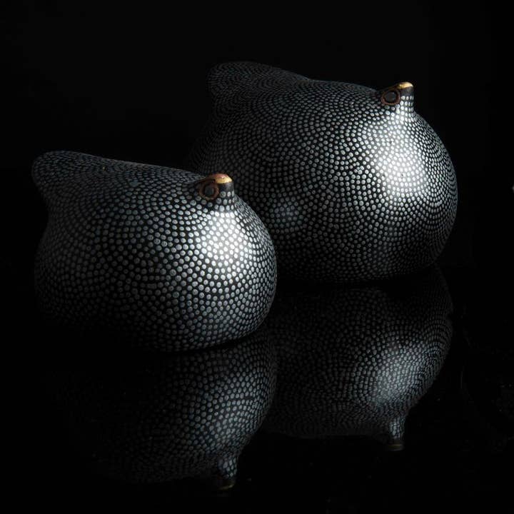 Dana Esteline – wholesale Decorative figurine – SILVER GUINEA FOWL - 100% handcrafted ceramics3
