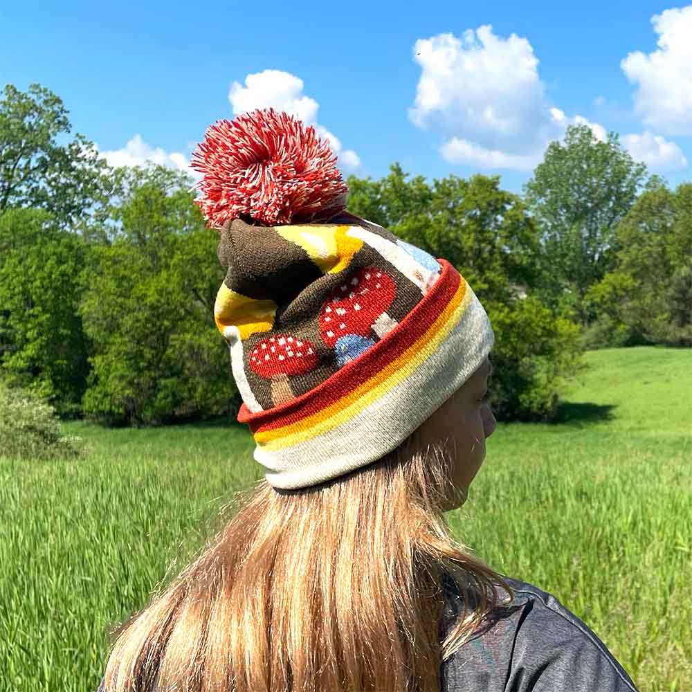 Jr. RangerLand – Gorro - Crianças por atacado – Gorro Junior Ranger Gear com Estampa de Cogumelos e Pompom1