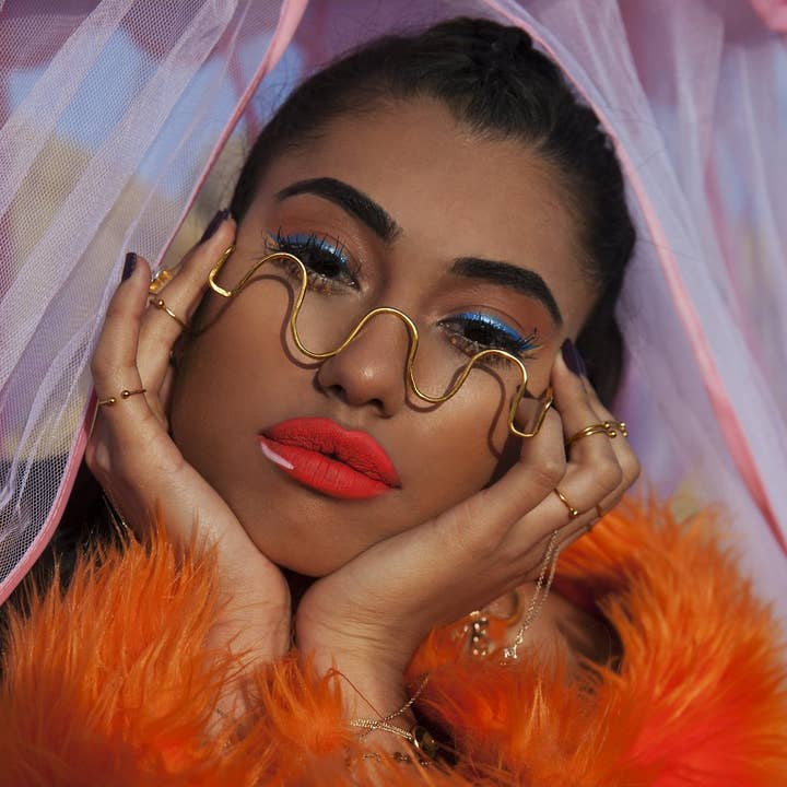 Minimal Wave Wire Glasses for wholesale by VidaKush