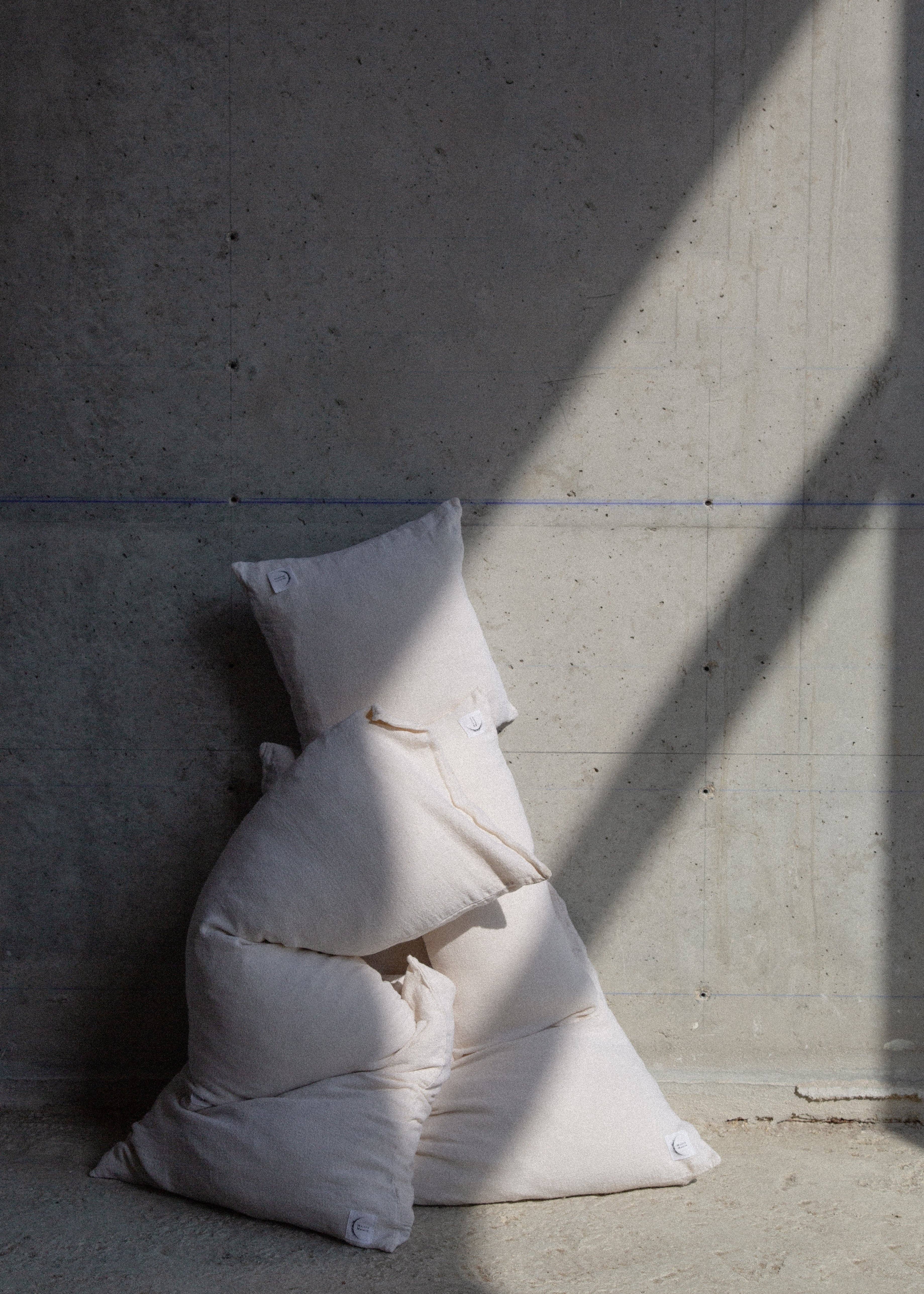 Maison Masarin – wholesale Stolskudde – Fransk kuddfodral i rå linne – vår- och sommarbäddset22