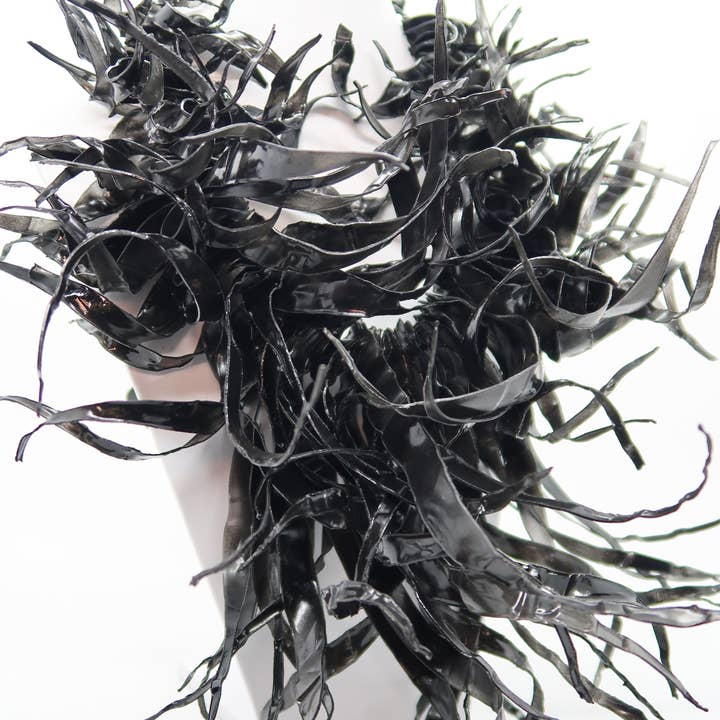 Jianhui London – wholesale Bib necklace – Recycled plastic bottles roots necklace1