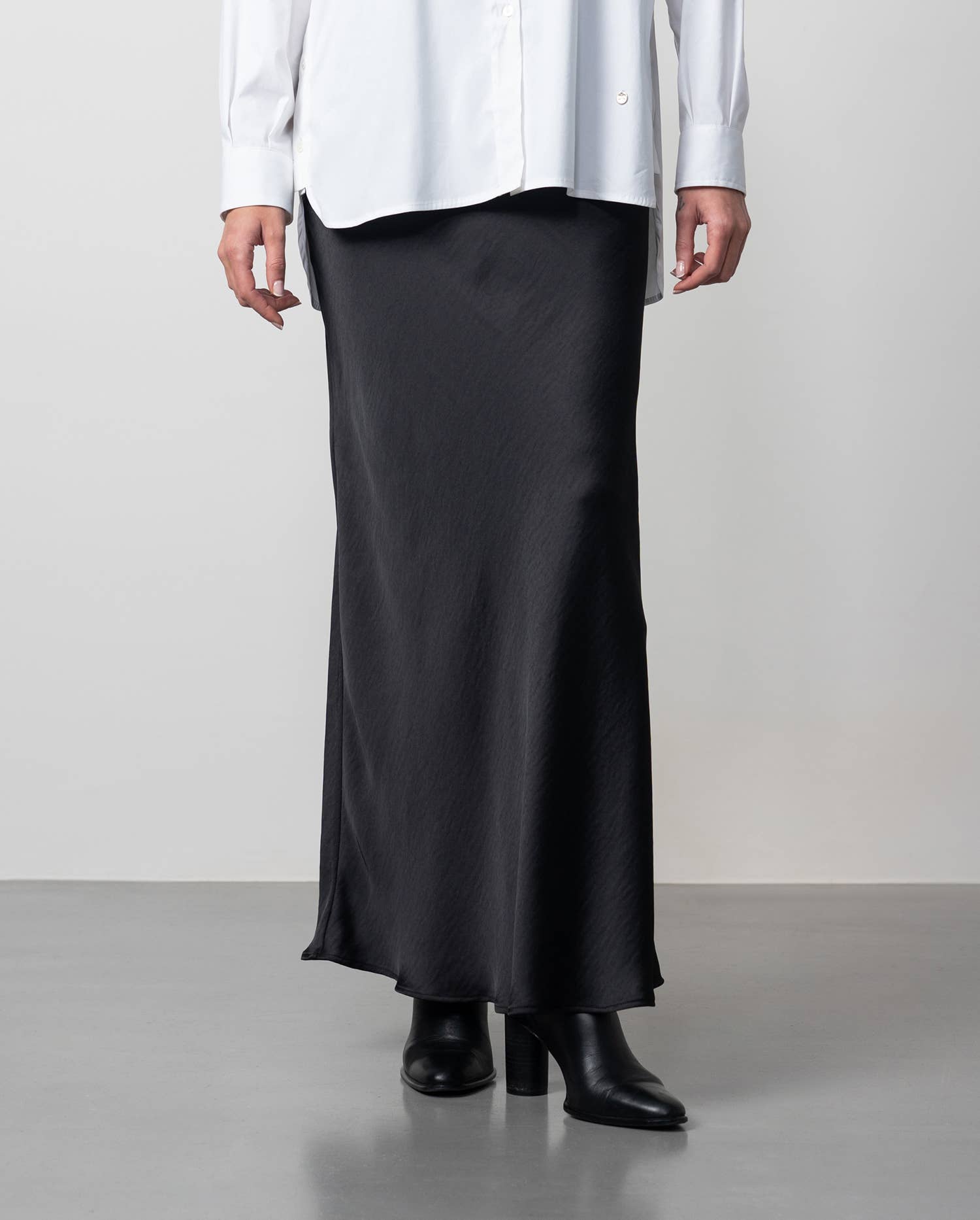 Etiem - Wholesale Skirt - Women's - Satin Midi Skirt7