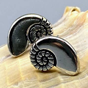 Oorstekers 925 zilver maritiem schelp nautilus voor wholesale door LIVINCI