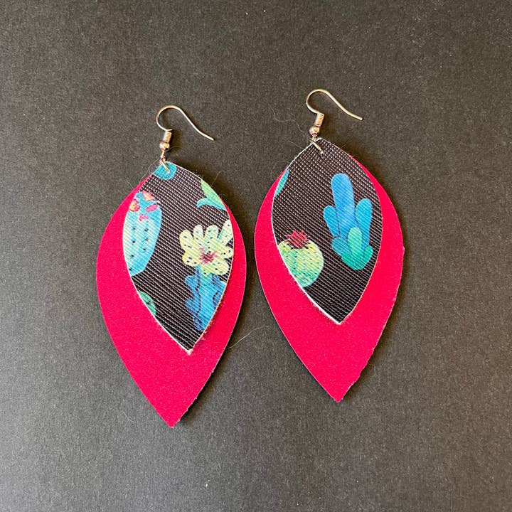 Pendientes de piel sintética con cactus negros para venta al por mayor de Warrior Woman Co. Designs