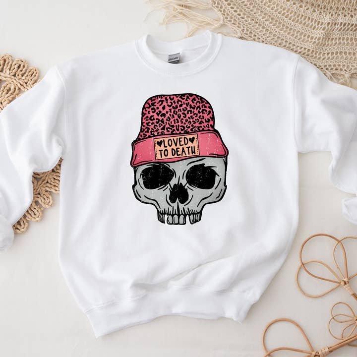Loved To Death wit sweatshirt voor wholesale door K. I. Designs