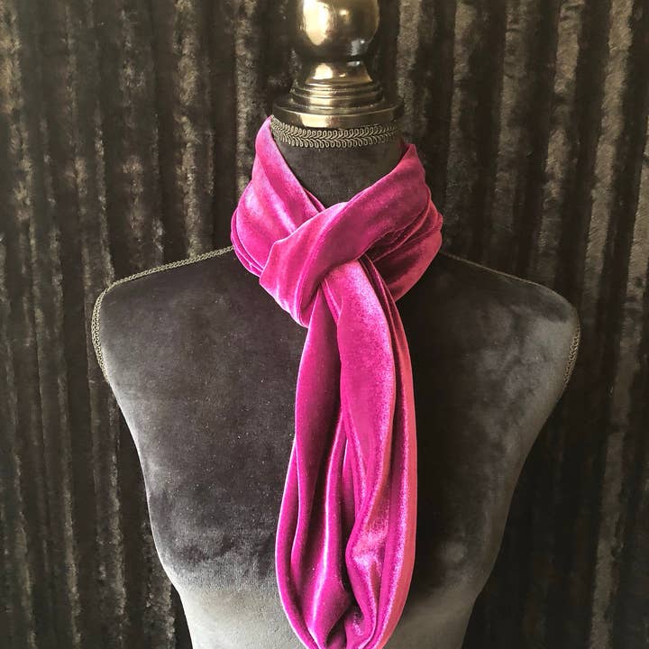 Drew Sinclair – wholesale Halsduk - Dam – Infinity Scarf | Mjuk sammet plommon lila infinity kåpa halsduk lyxig mjuk och mysig vardagskläder