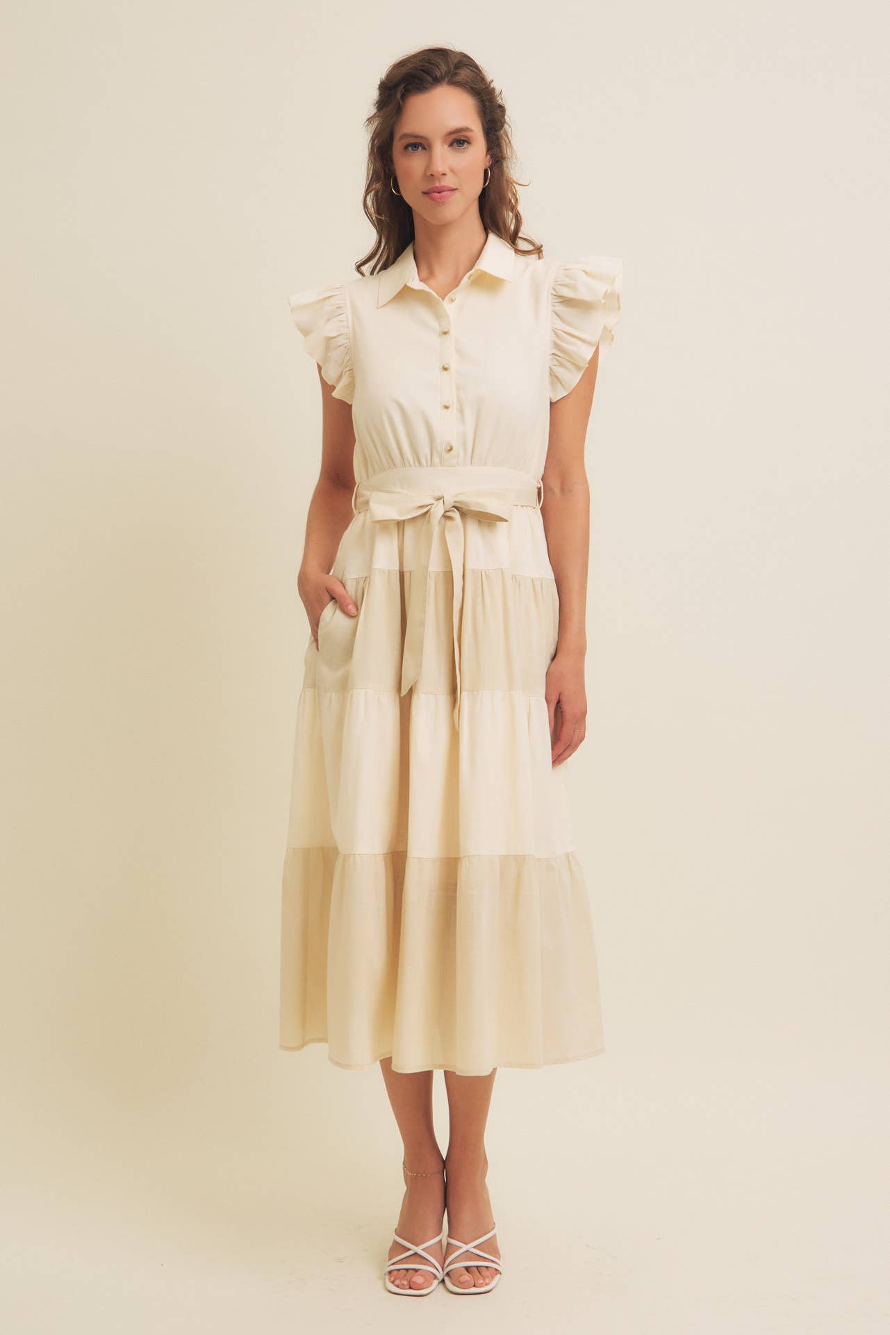 in february - Vente Robe – femme - ROBE MIDI EN COTON À BLOCS DE COULEUR AVEC VOLANTS ET CEINTURE À LA TAILLE2