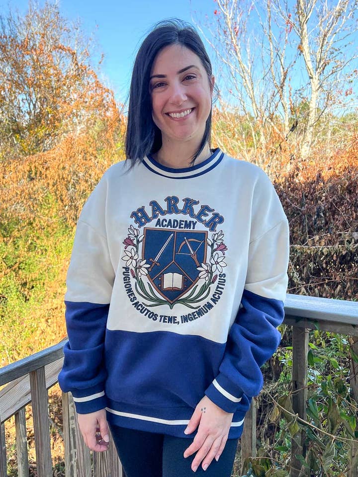 Blissfully Bookish Company - Vente Sweat-shirt – femme - Sweatshirt brodé sous licence officielle de l'Académie Harker3