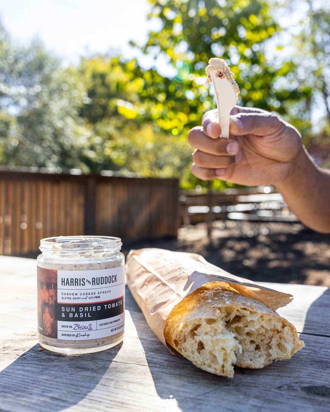 Harris and Ruddock - Wholesale Cheese - Sun Dried Tomato Basil Cheese Spread - 9 oz2