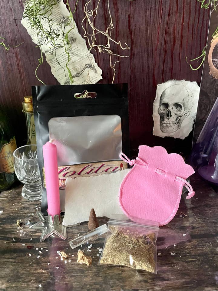 Trousse de sac Lolita Beauty Mojo pour la vente par Black Dahlia Boutiques