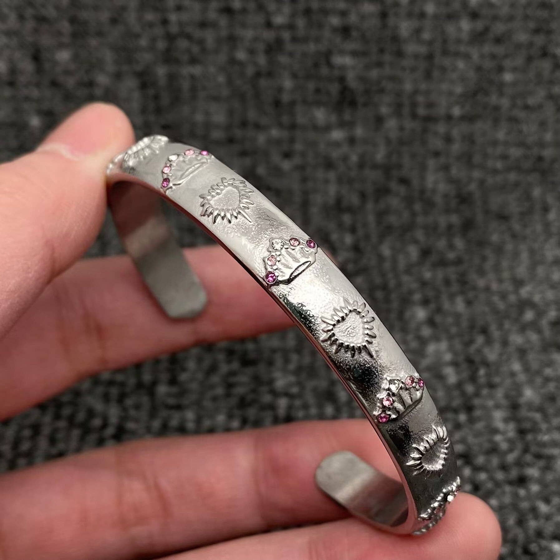 Mio Queena - Vendita all'ingrosso Bracciale a polsino - Bracciale rigido stile tarocchi in acciaio inox placcato oro 18K - FGS/MS29