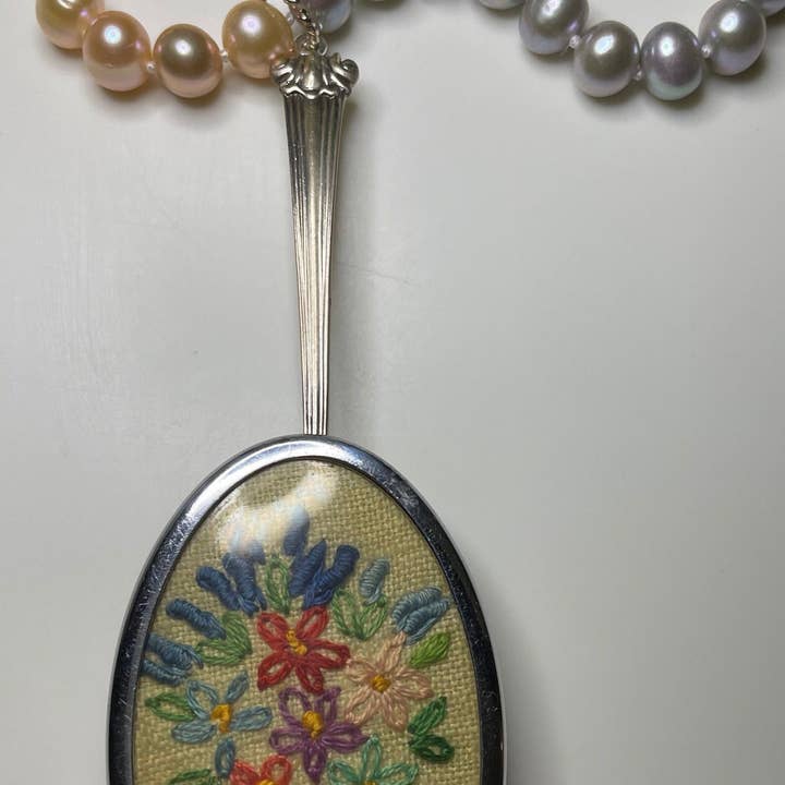 DecoFiniti LLC - Wholesale Brooch - Sterling Silver Brooch With Spoon And Cultured Pearls