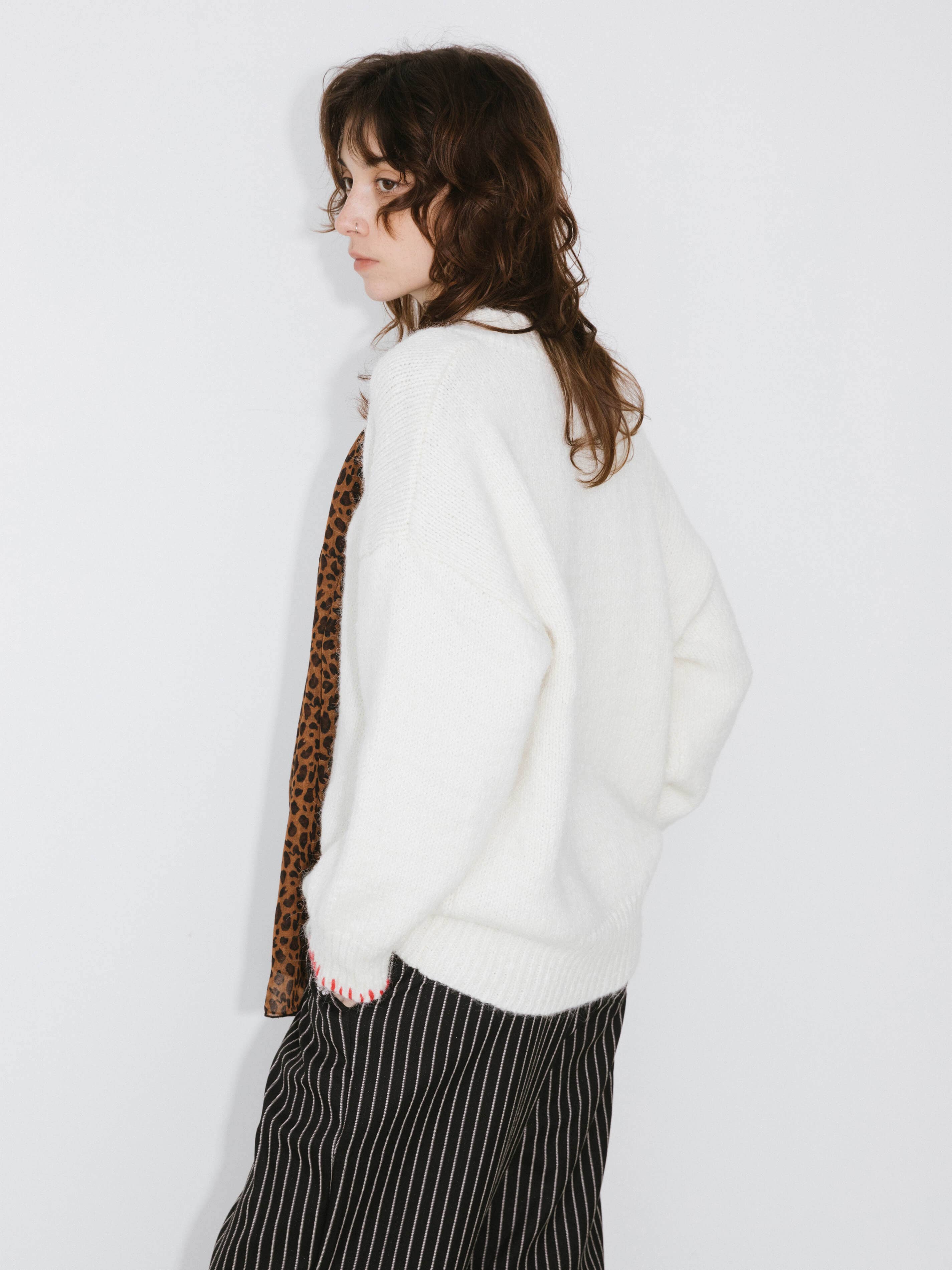 CUBIC - Wholesale Knit Sweater - Women's - V-Neck Alpaca Knitwear Jumper10