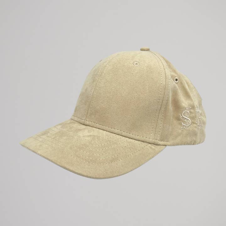 Bonnet en daim beige pour la vente par Stefano Ferrami Studio