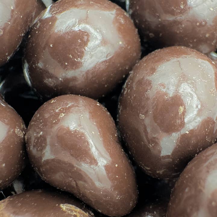 Martin's Country Store LLC - Wholesale Chocolate - DARK CHOCOLATE STRAWBERRIES 6.4oz1