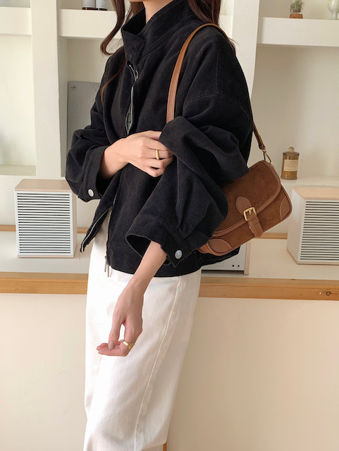 Pretty Persuasions – wholesale Axelremsväska – Dam – P24125 Axel- och crossbodyväska i mockaliknande mikrofiberläder9