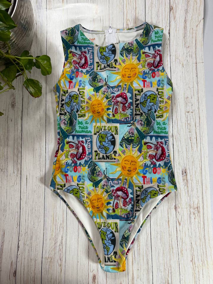 Amanda Rosy pour la vente par Patiya Swimwear