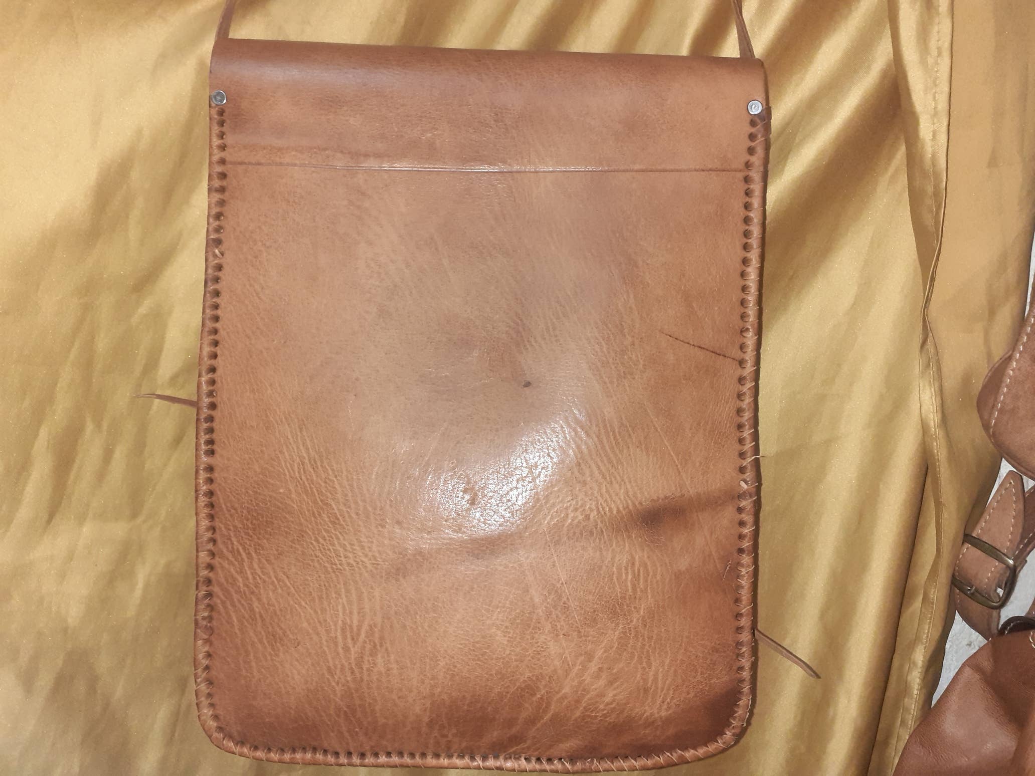 Hecho a mano - Wholesale Crossbody Bag - Women's - Elongated cow bag with double drawstring1