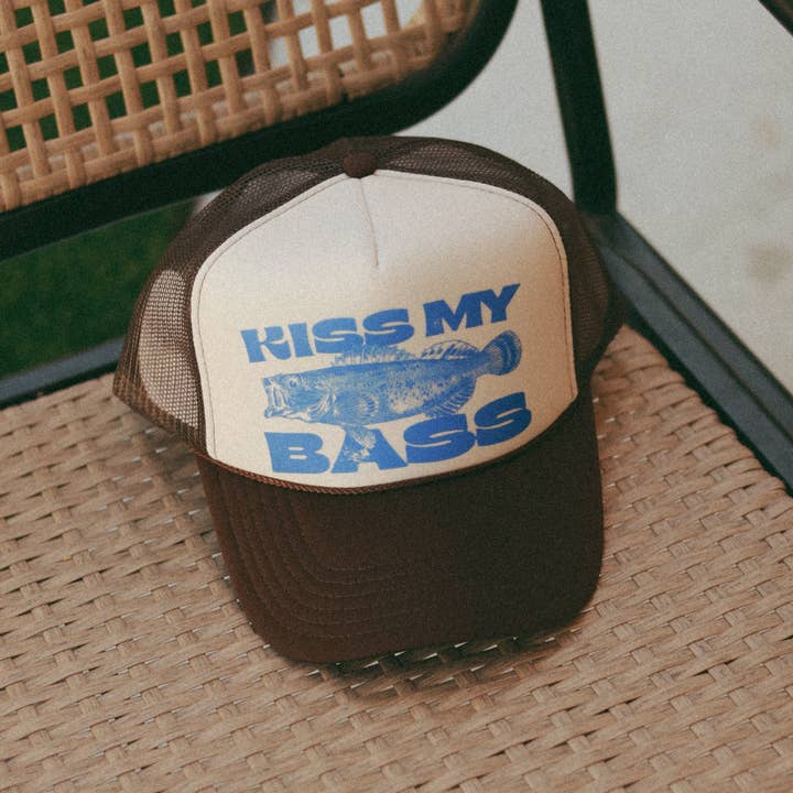 Electric label - Wholesale Trucker Hat - Unisex - Kiss My Bass Trucker hat