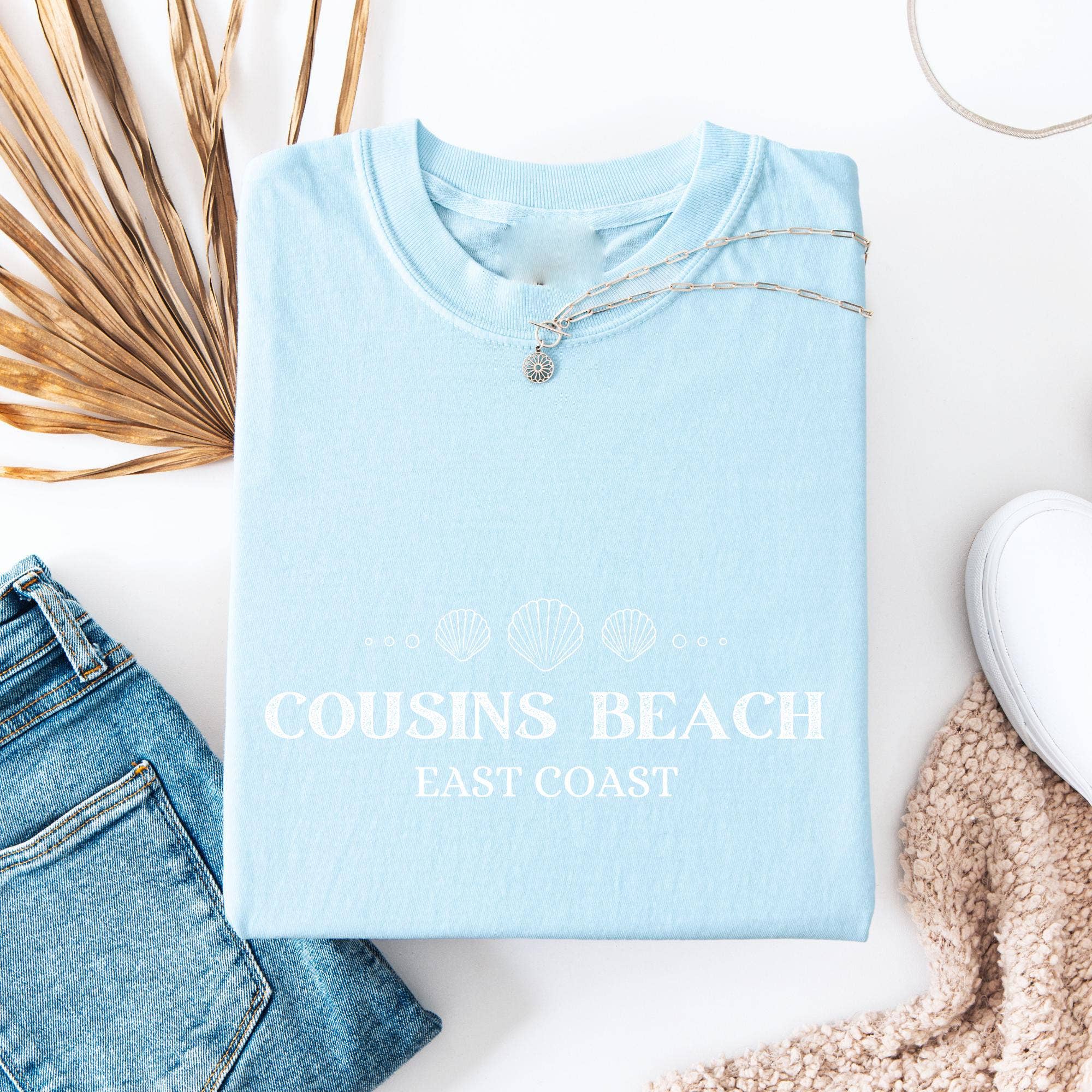 NVC Ecommerce LLC – wholesale T-shirt med logga - Dam – Cousins Beach-skjorta, Vintage Beach, East Coast Beach-tröja1