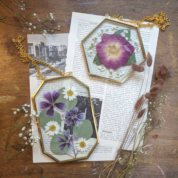 Wildry - Wholesale Picture Frame - Pressed Flower Frames in Vintage Brass Style Frame