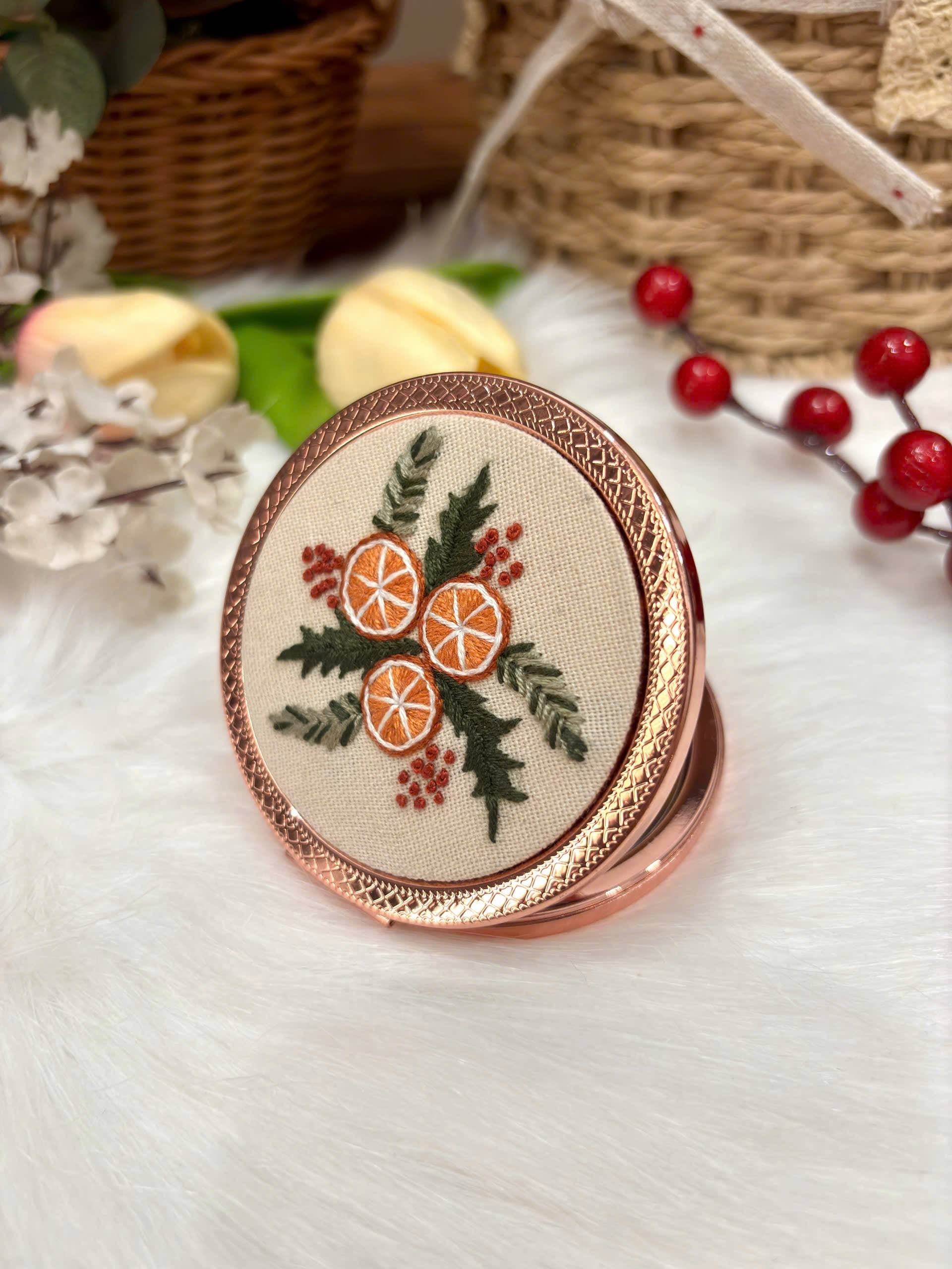 Maple Dream Store – Engroshandel Kompaktspejl – Premium Vintage Blomstret Håndbroderet Lommespejl13