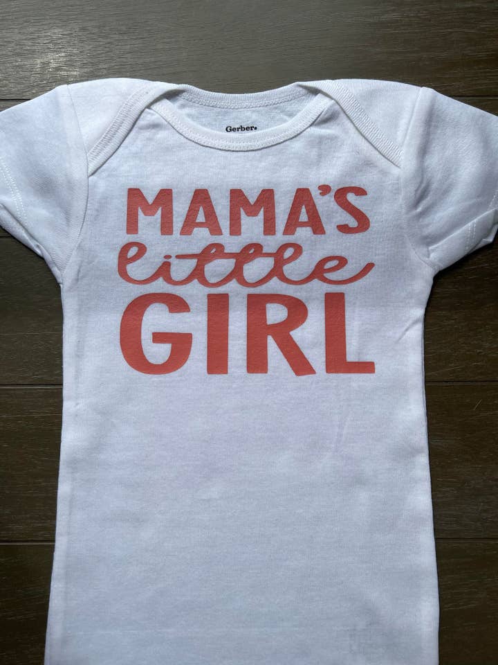 Mamas kleines Mädchen Baby-Onesie für den Großhandel von The Crazy Craft Girl LLC