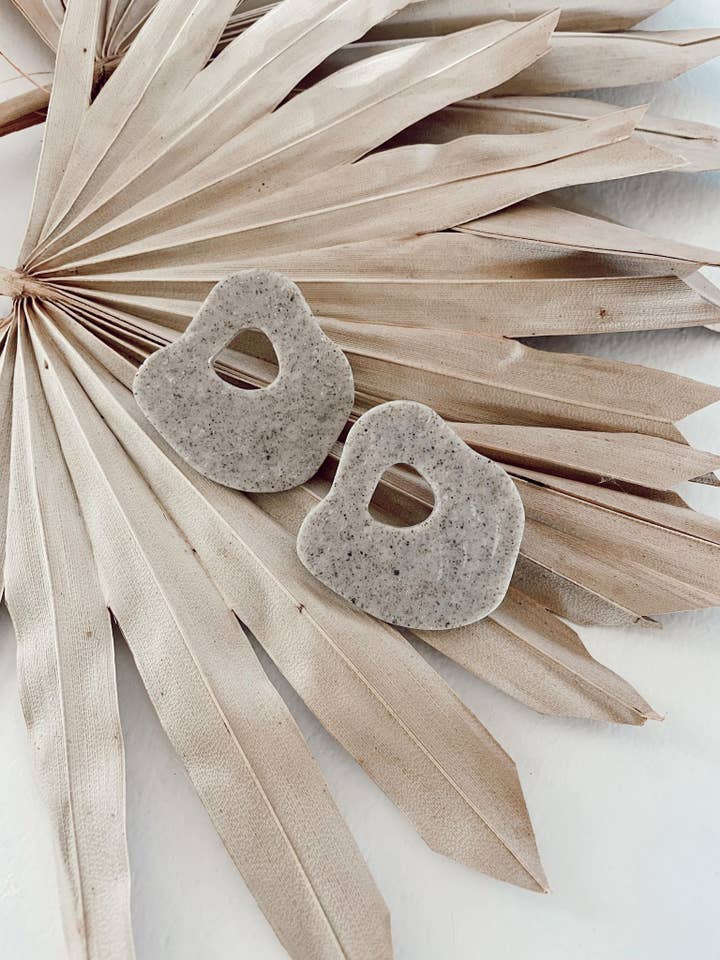 Marta dans la pierre pour la vente par Terra•Cotta