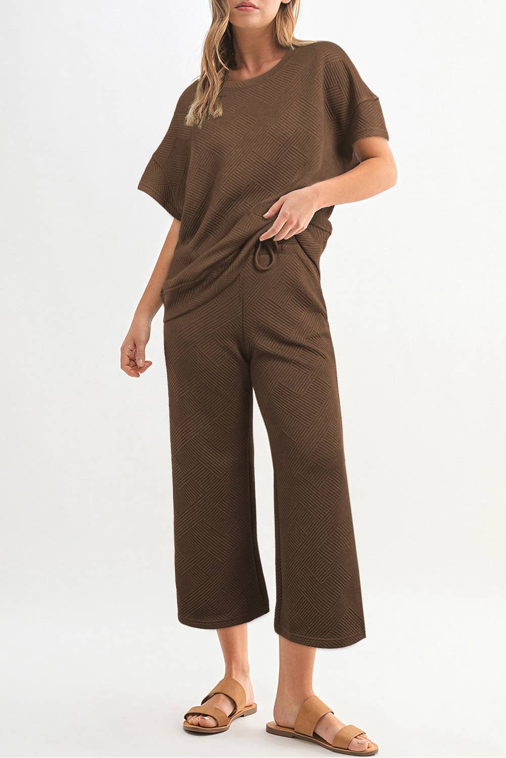 Aapparella - Wholesale Lounge Set - Women's - Women Multi-colored Textured T Shirt and Pants Set | S-2XL1