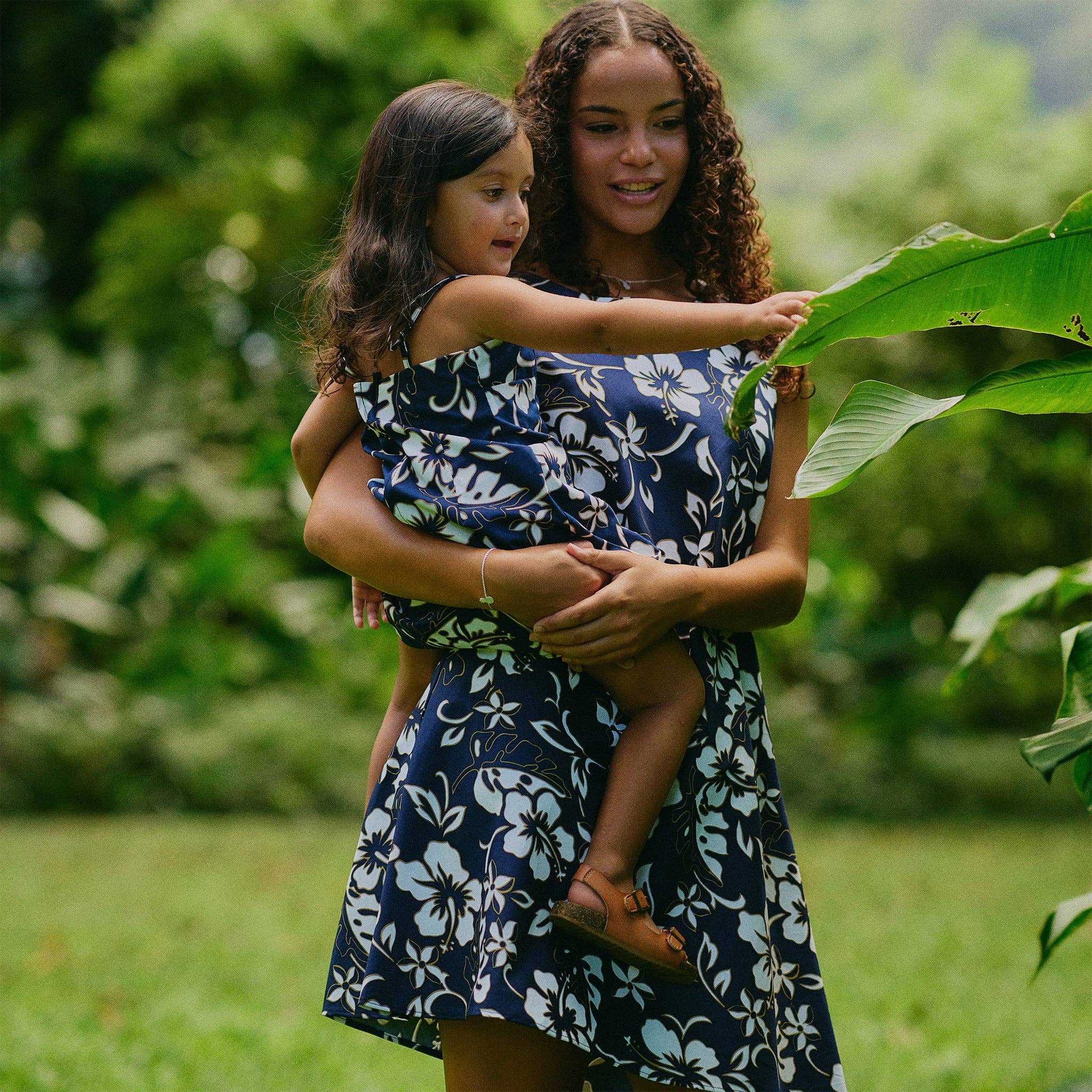 Hilo Hattie - Wholesale Dress - Women's - Classic Hibiscus Short Dress2