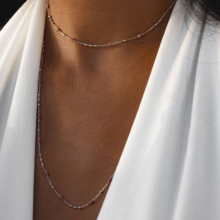 Collier Flying Gems en argent sterling 925 avec rhodonite pour la vente par Leaf Jewelry