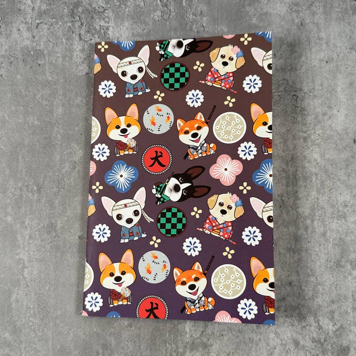 Taccuino Pooch Posse Saddle Stitch 5.25x 8", 30 pagine kokuyo. per la vendita all'ingrosso da parte di Miyo Art Design