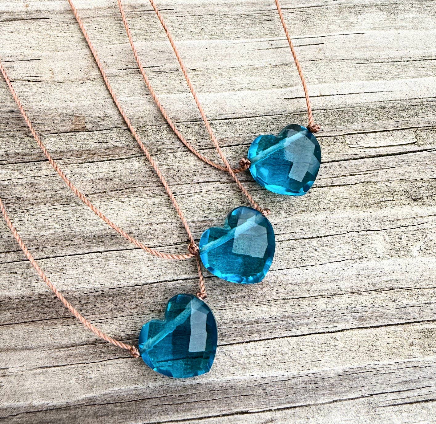 Merelani Designs – Großhandel Kette mit Anhänger/Charm – Apatit-Hydroquarz-Herz-Kordelkette2