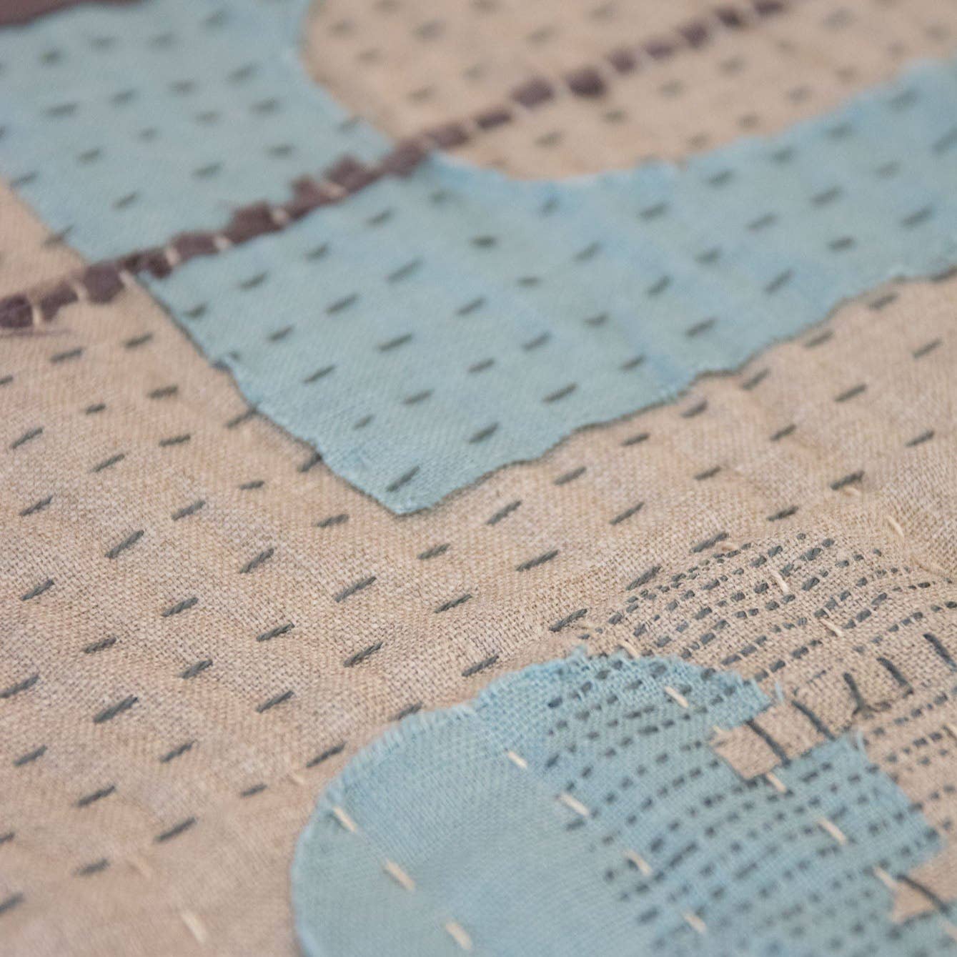 Helen Round - hand printed linen (US Duties Paid) - Vente Kits de couture - Kit de couture mini-couette en lin cousue lentement, kit de projet de couture1