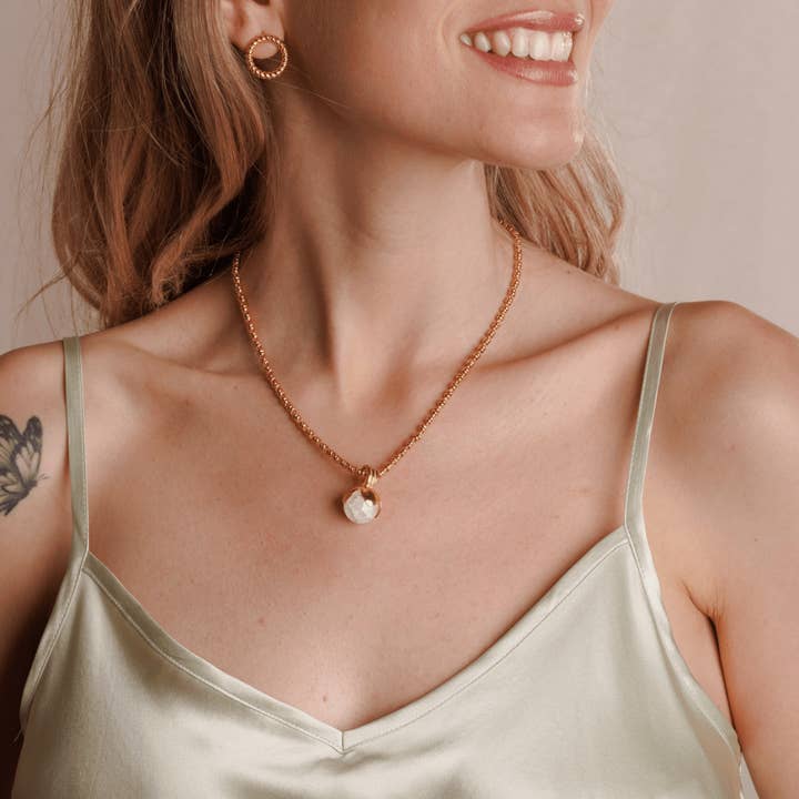 DelBrenna - Wholesale Pendant/Charm Necklace - Pendente Magnolia in Oro con Agata Bianca3