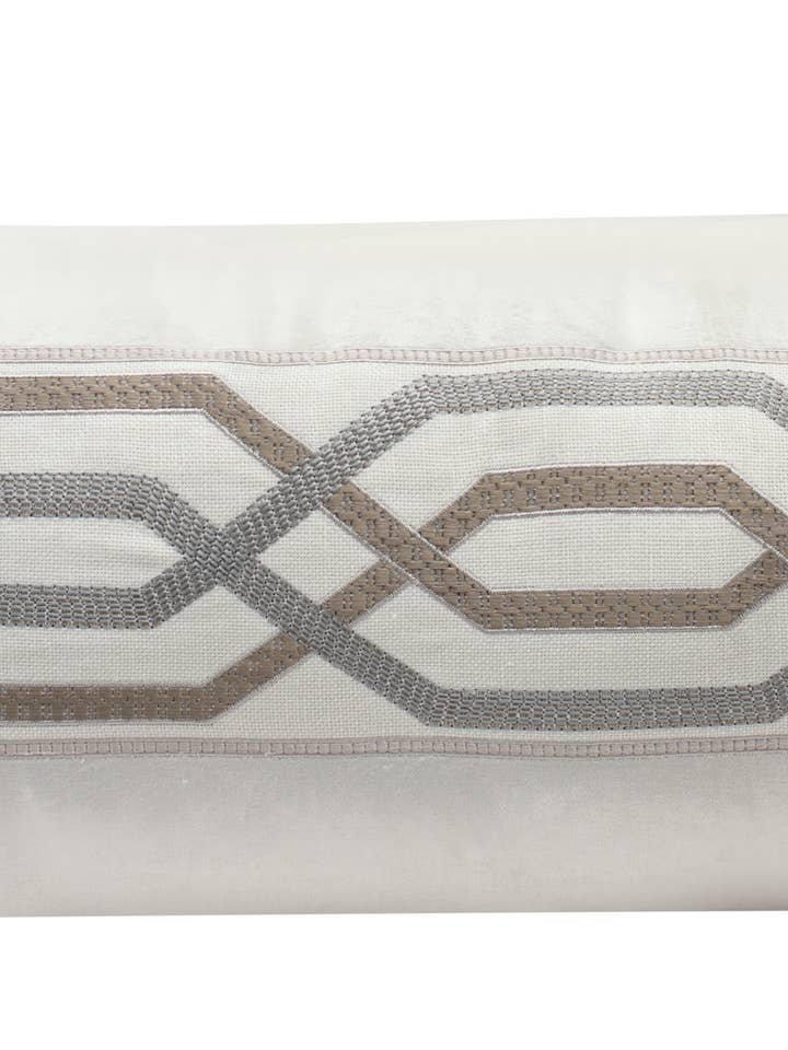 Coussin lombaire en velours Alpine-Birch pour la vente par Creative Threads, Inc.