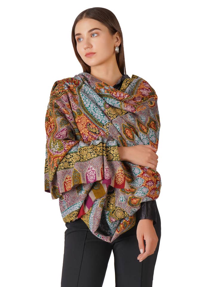 Elegante scialle in pashmina con delicato ricamo a mano Sozni per la vendita all'ingrosso da parte di PASHWRAP
