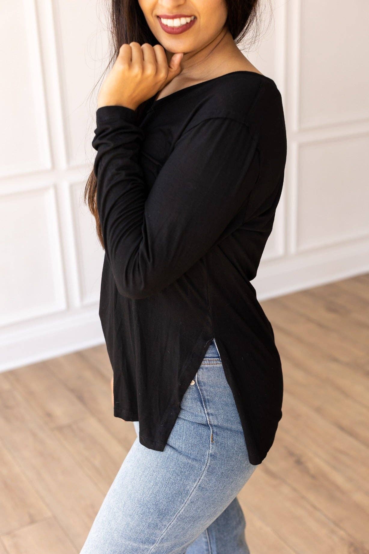 Noir Haut fendu latéral noir à manches longues Not Your Basic en vente sur Faire4