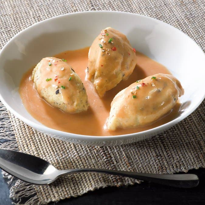 MetsTerroir – Großhandel Haltbares Fertiggericht – Lyoner Art Quenelles - 380 g: Tomatensauce