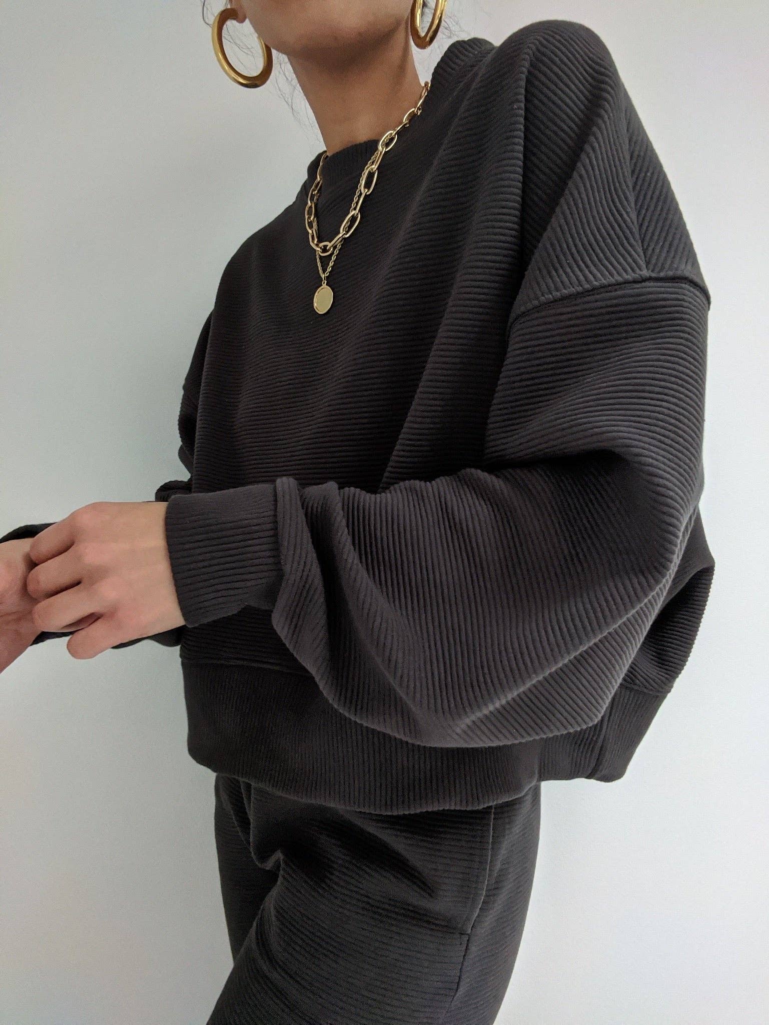 Na Nin – Großhandel Strickpullover – Damen – Margot Kurzes Sweatshirt aus Baumwolle mit Riffelmuster3